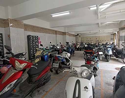 (免仲,可租補)可伙寬敞北歐風獨立大陽台套房 - Image 12