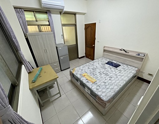 搶.逢甲.超便宜.僅一間!! - Image 1