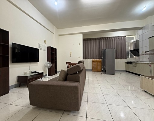 家具齊全，共用汽機車位，可申請租補，附近生活機能佳!巷內安靜 - Image 4