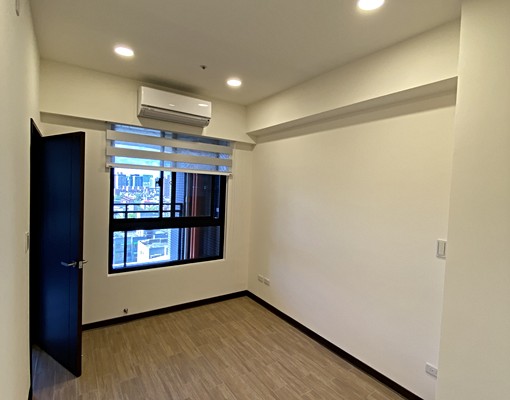 新成屋,新裝潢.近捷運,免追垃圾車(格局方正2房2廳1衛浴) - Image 6