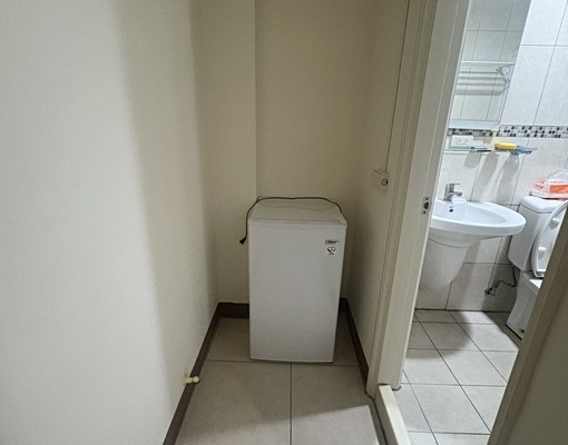 透天4樓套房轉租一房一衛一洗衣間｜家具家電全配｜租金7000 - Image 5