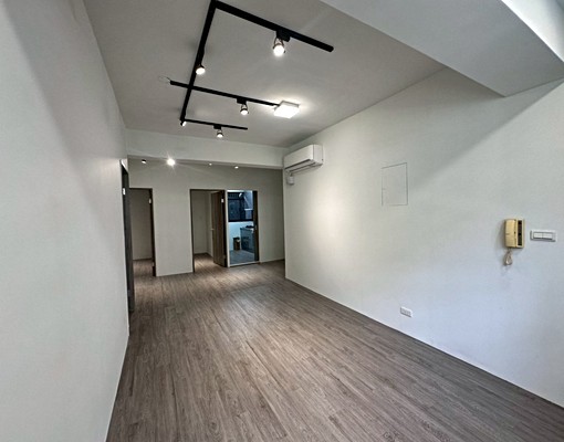 亞東❣️可租補稅全新裝潢/免爬高格局方正/空屋採光通風機能佳 - Image 3