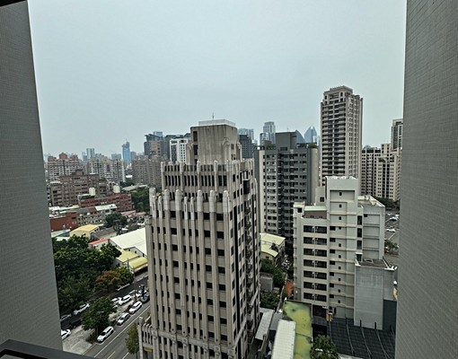 近新光遠百仁山潮尚居三房平車全新裝潢 - Image 9