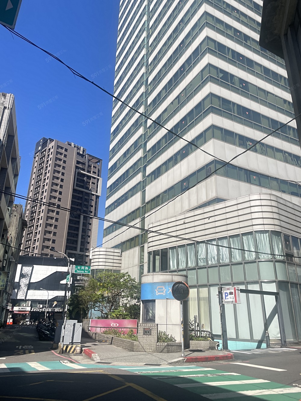 附近新光大樓有汽車停車場出租