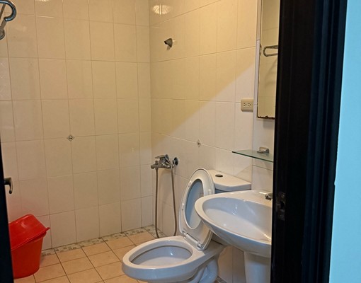 優質社區透天出租 - Image 8