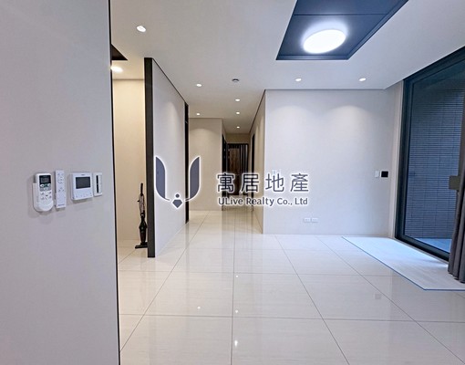 忠孝新生捷運旁|全新屋首租|採光佳大露台 - Image 3