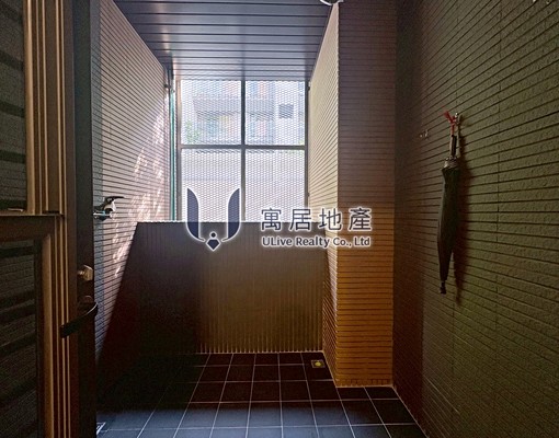 忠孝新生捷運旁|全新屋首租|採光佳大露台 - Image 14