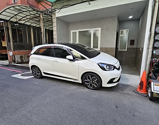仁愛國小~全新裝潢~稀有1F~門口方便停車 - Image 13