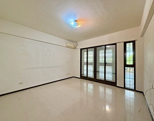 獨家專約🏅可租補/鳳山面河堤-鬧中取靜採光佳車庫透天 - Image 8