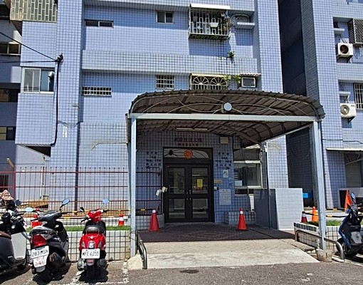 興達國小對面近興達港觀光漁市場 - Image 5