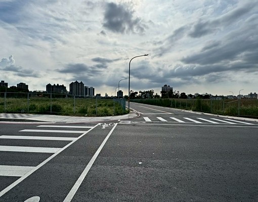 正體育園區10米路活巷住宅區建地