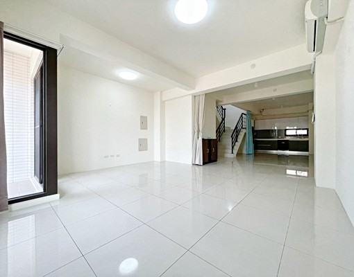 👍五權南路整棟店面住家|三套房|有電梯有空地 - Image 6