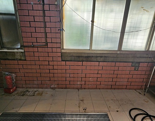 河堤社區~三角窗金店面1+2樓(租) - Image 10