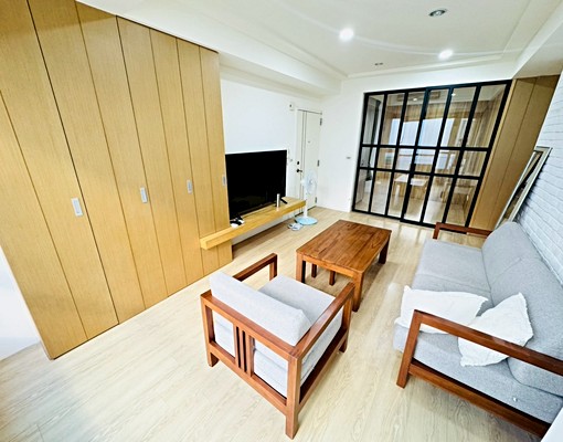 免佣）天和公園【採光２＋１房】垃圾代收★獨立陽台★附傢俱 - Image 3