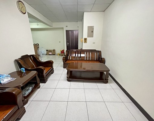 免仲可租補-近菓林國小，全新整理兩房 - Image 2