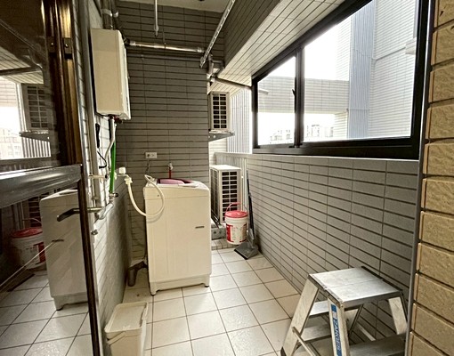 免仲介費可租補⭐️稀有可寵🌈高樓層精緻裝潢全配平車 - Image 10