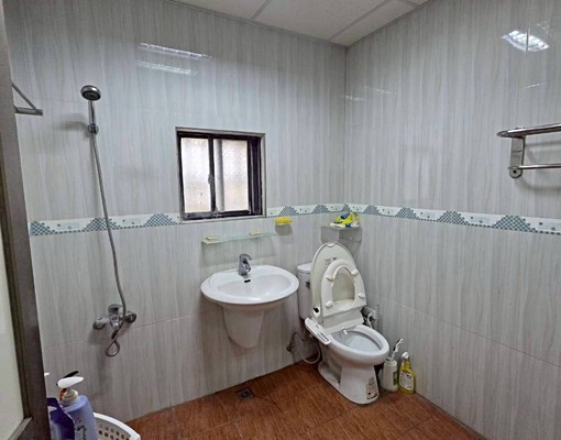 O陸興中學O雅房分租 - Image 4