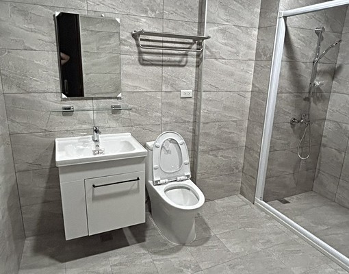 房東自租文心秀泰全新大套房全配.可租補 - Image 3