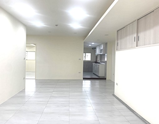 全新裝修公寓美屋，使用空間超大 - Image 2