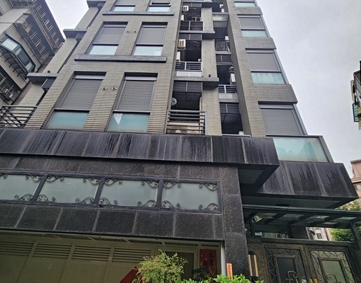 市中心靜巷美宅,挑高3米6近捷運生活圈 - Image 2