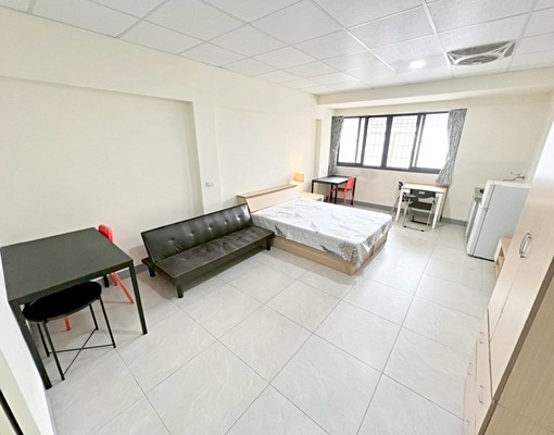 ✨超大間可貓✨租屋補助✨近ＳＯＧＯ、一中商圈✨獨洗曬✨ - Image 1