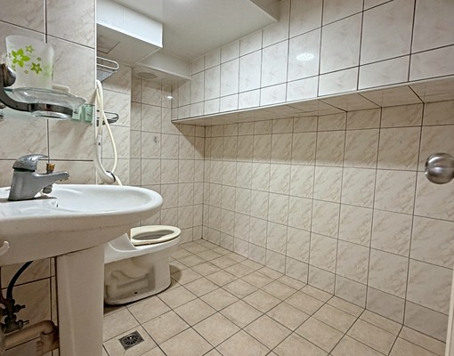 中山醫捷運站~文心高巢四房美屋 - Image 8