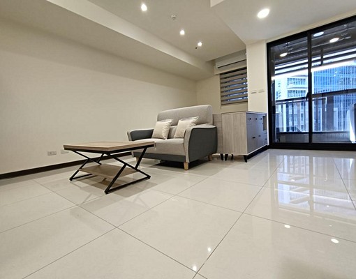 嘉禾社宅/免仲可租補/領航南路W站前精緻大套房 - Image 1