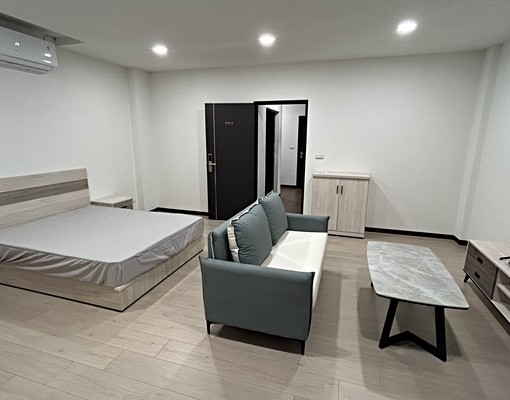 房東自租文心秀泰全新大套房全配.可租補 - Image 7