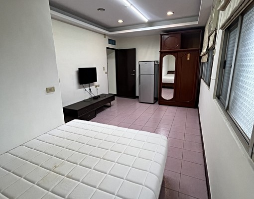 免服務費可租補/3房1廳3衛1陽台/徐匯捷運站 - Image 2