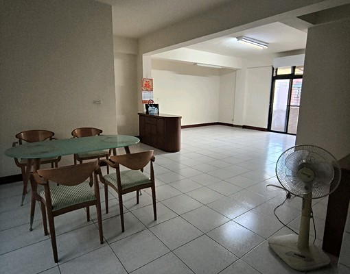 近興湳夜市電梯華廈兩房一廳一衛 - Image 4