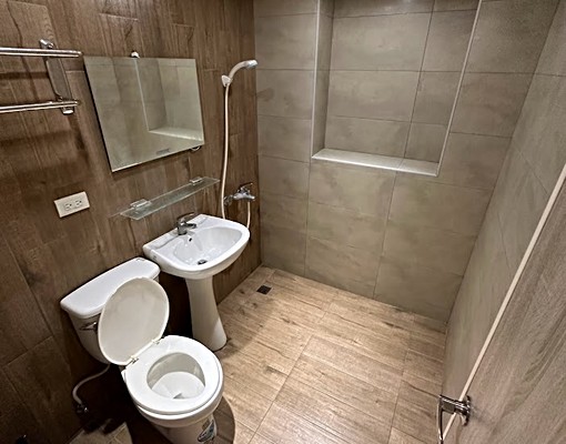 【近中壢車站】✨獨立陽台區域✨環境單純、木質地板✨近中原夜市 - Image 3