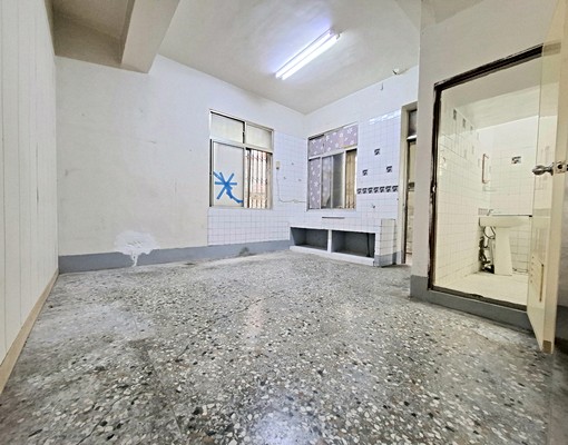 大里一期大地坪靜巷透天出租 - Image 5