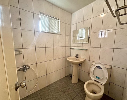 亞東醫院/裝潢新/格局方正採光通風空間大/傢俱齊全/機能佳 - Image 8