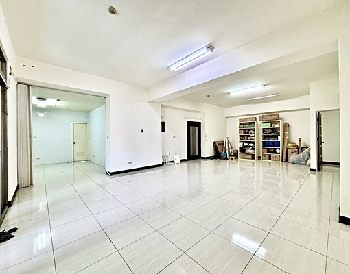 🏙️巨蛋商圈核心地段|住辦合一空間靈活運用|雙套房+客廳 - Image 11