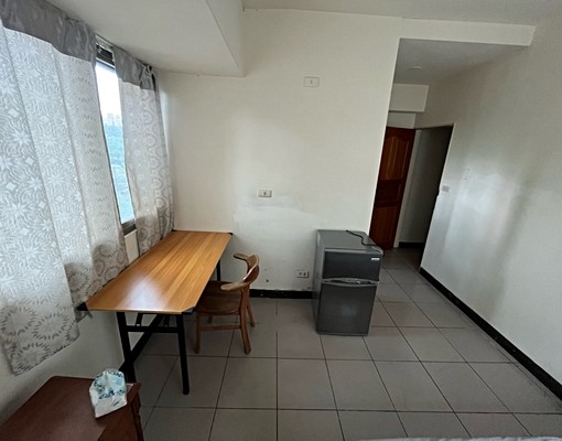 台中南和路套房出租 - Image 2