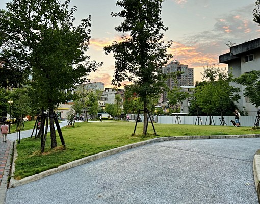 中和新裝修溫馨套房,有傢俱,可租補,近中和捷運站生活機能佳! - Image 13