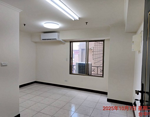 簡易小資大套房 - Image 1