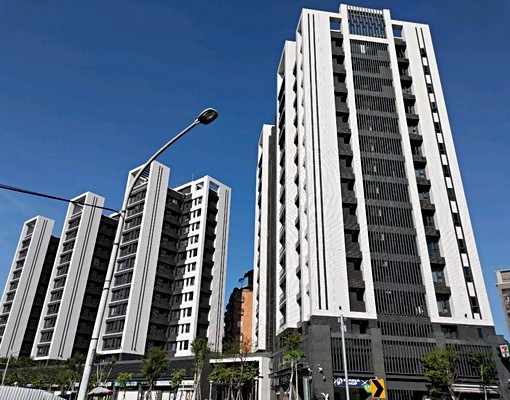 【宜市-謙和社區大樓正三房附車位】 - Image 1