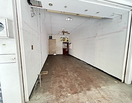 新崛江商圈近中央公園捷運站玉竹街黃金店面 - Image 1