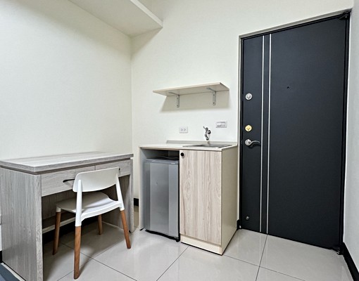 東區裕豐街電梯302套房出租~附有獨立陽台獨立洗衣機 - Image 3