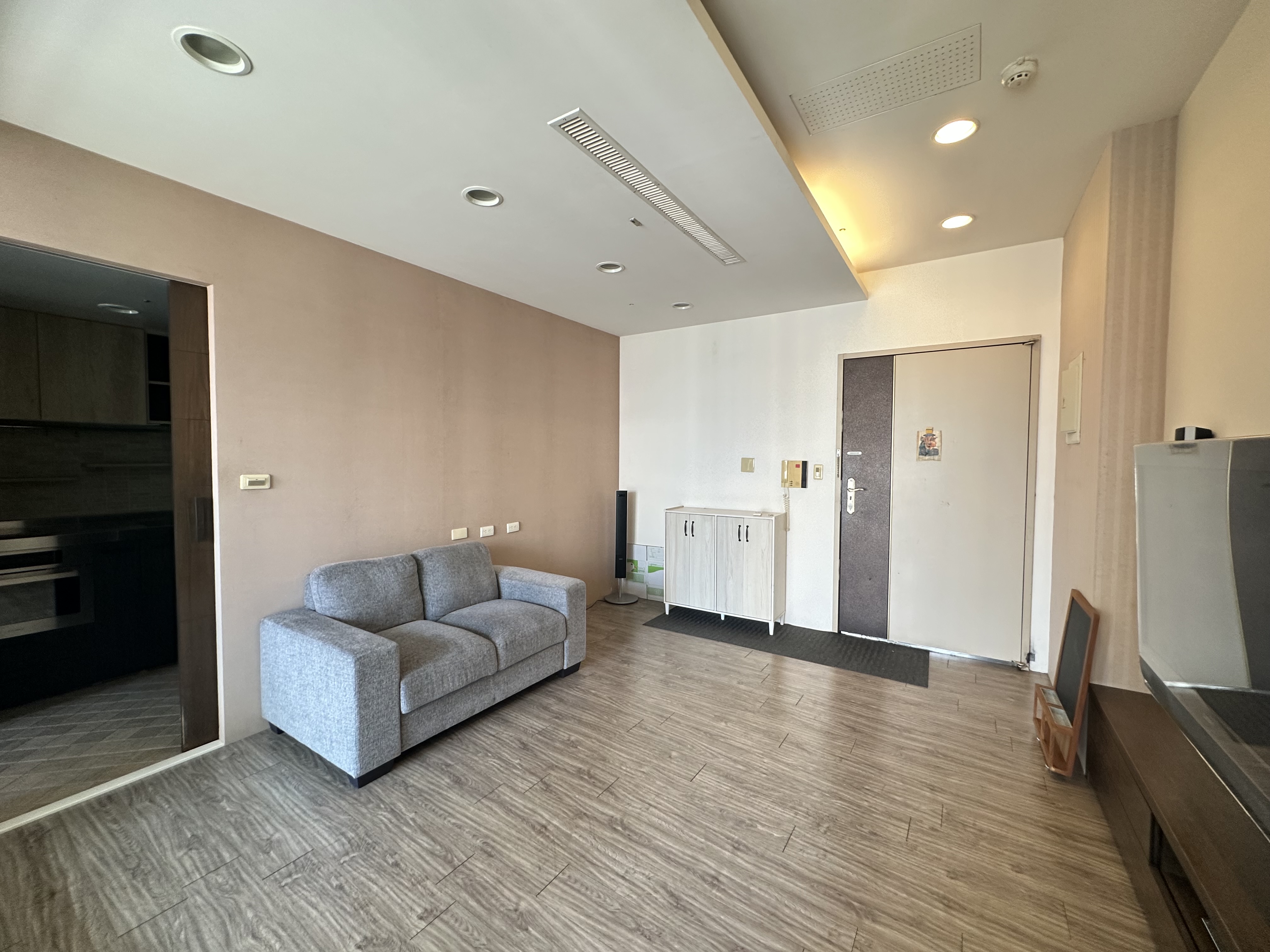 愛河旁飯店式管理二房平車 天河