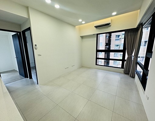 附全配家具電/可租補/近大慶火車站/中山醫 - Image 2