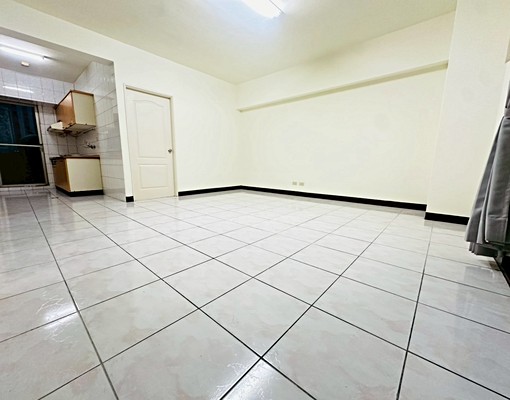 精密園區【大３房平車】可租補｜傢俱可談｜室內２６坪 - Image 1