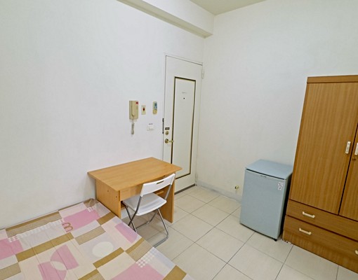 優質單人套房~設備全.個人洗衣機 - Image 8