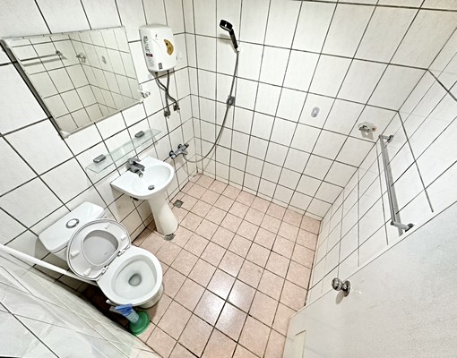 近美術館🔥可寵✨陽台獨洗曬✨雙租補✨台水台電✨便宜大空間 - Image 8