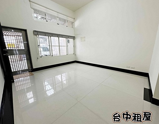 透天四房💖近捷運站💖門口可停車💖可租補 - 591租屋網 - Image 2