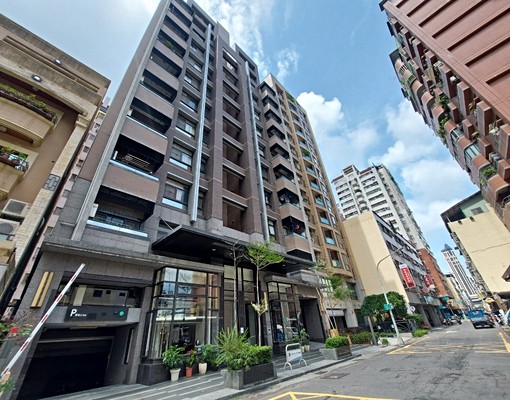 免服務費!可租補!凹子底璟立方樓中樓精美正兩房! - Image 1