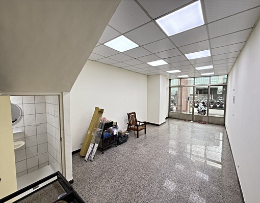 ❤️🔥北屯近太原車站|可寵可租補住店透天✨門前可停車🚗 - Image 1