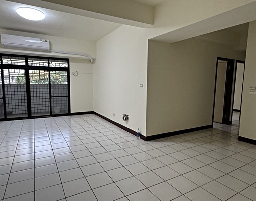 四房全新冷暖氣,全新粉刷,電線更新用電更安全 - Image 1