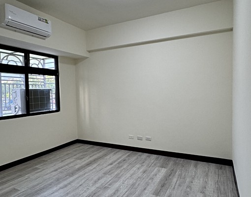 四房全新冷暖氣,全新粉刷,電線更新用電更安全 - Image 4
